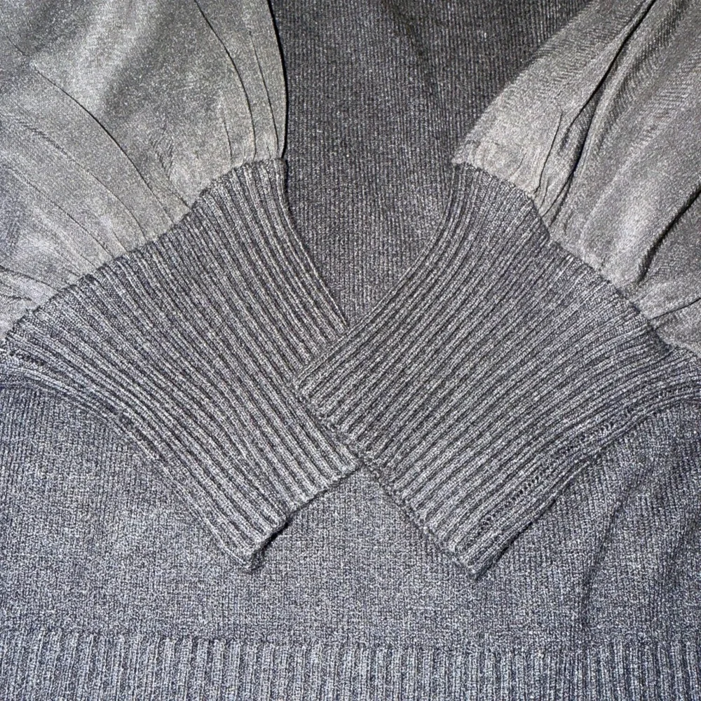 Siani Milano Black V-Neck Sweater Pleated Crochet Lace Balloon Sleeve Size Small